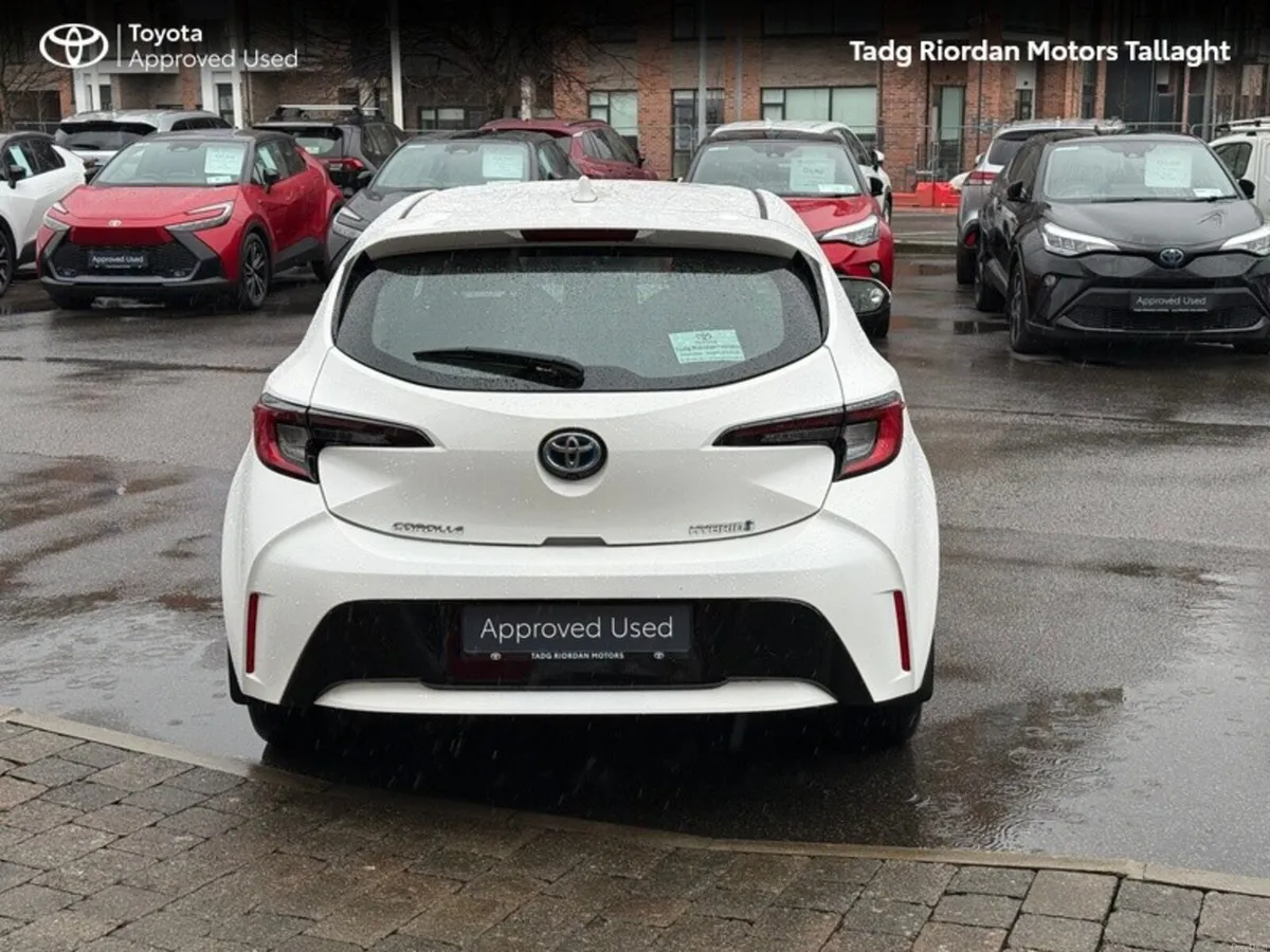 Toyota Corolla 1.8 HYBRID LUNA 4DR AUTO - Image 5
