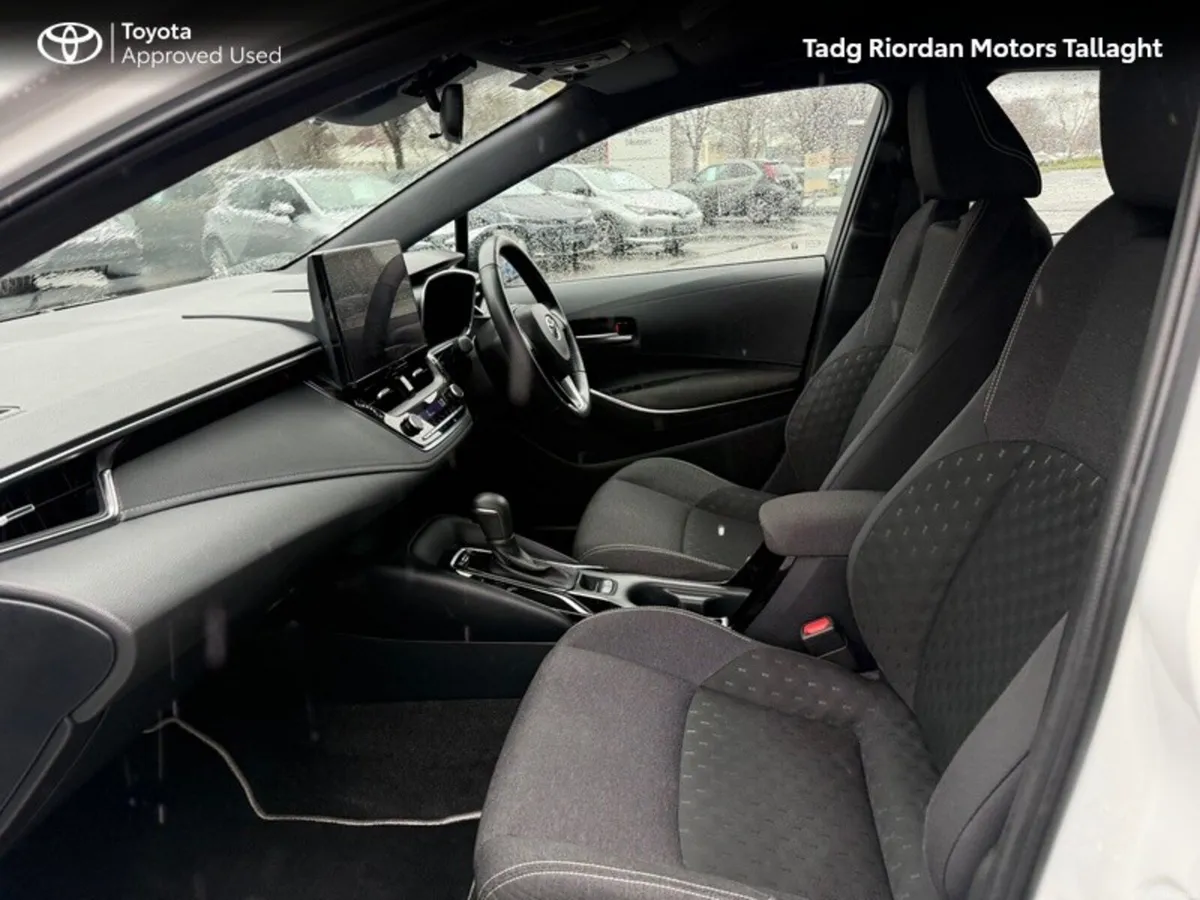 Toyota Corolla 1.8 HYBRID LUNA 4DR AUTO - Image 6
