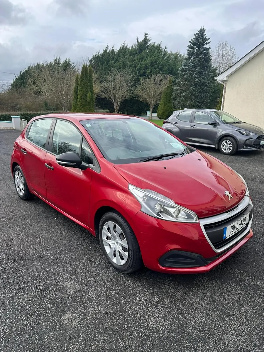 Peugeot 208 2018 - Image 1