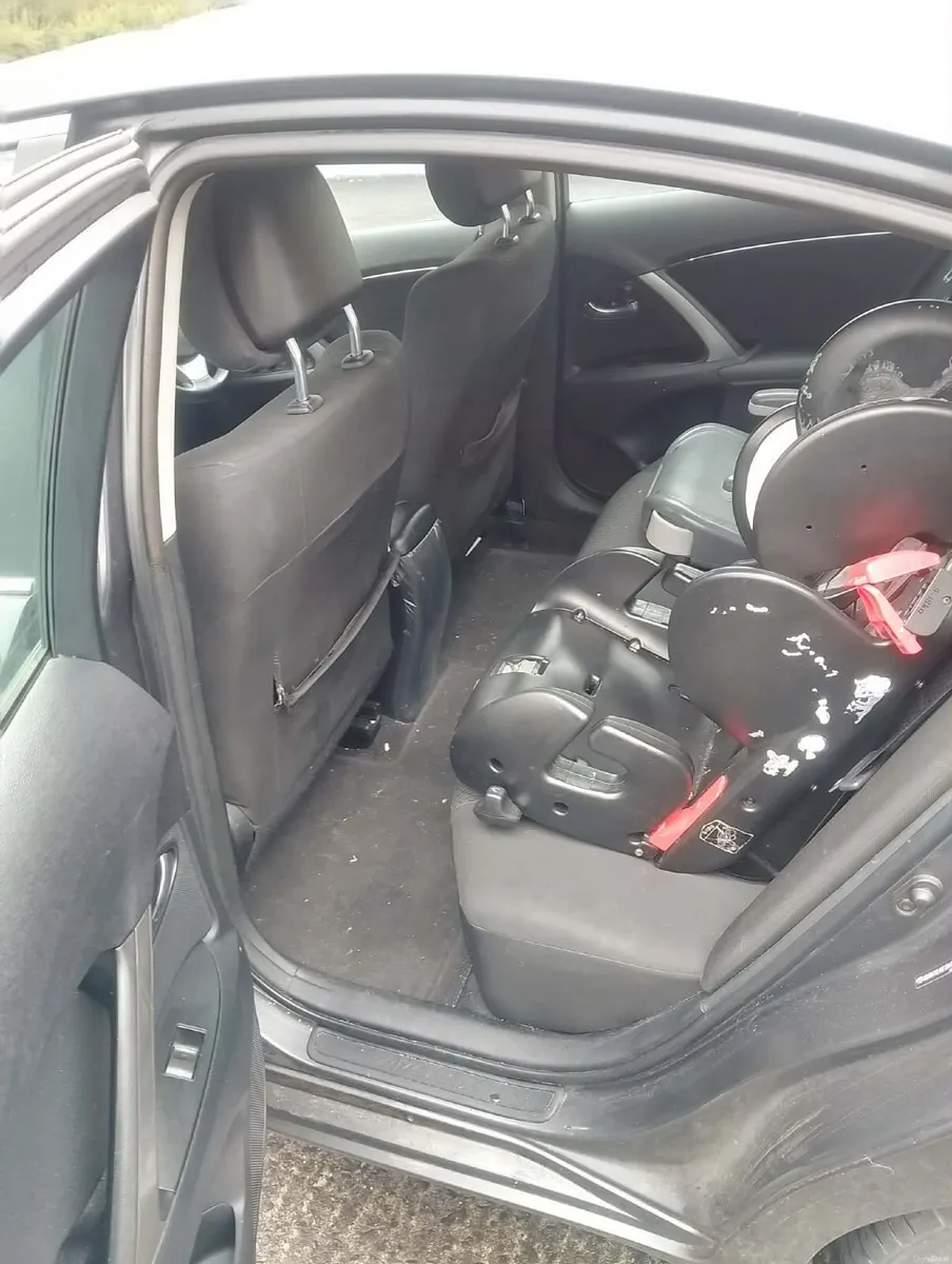 Toyota Avensis 2014 - Image 2