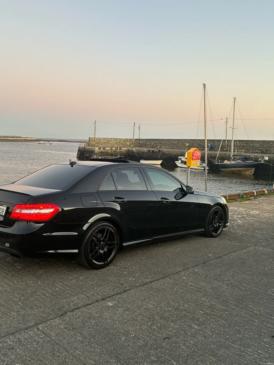 Mercedes Benz - Image 4