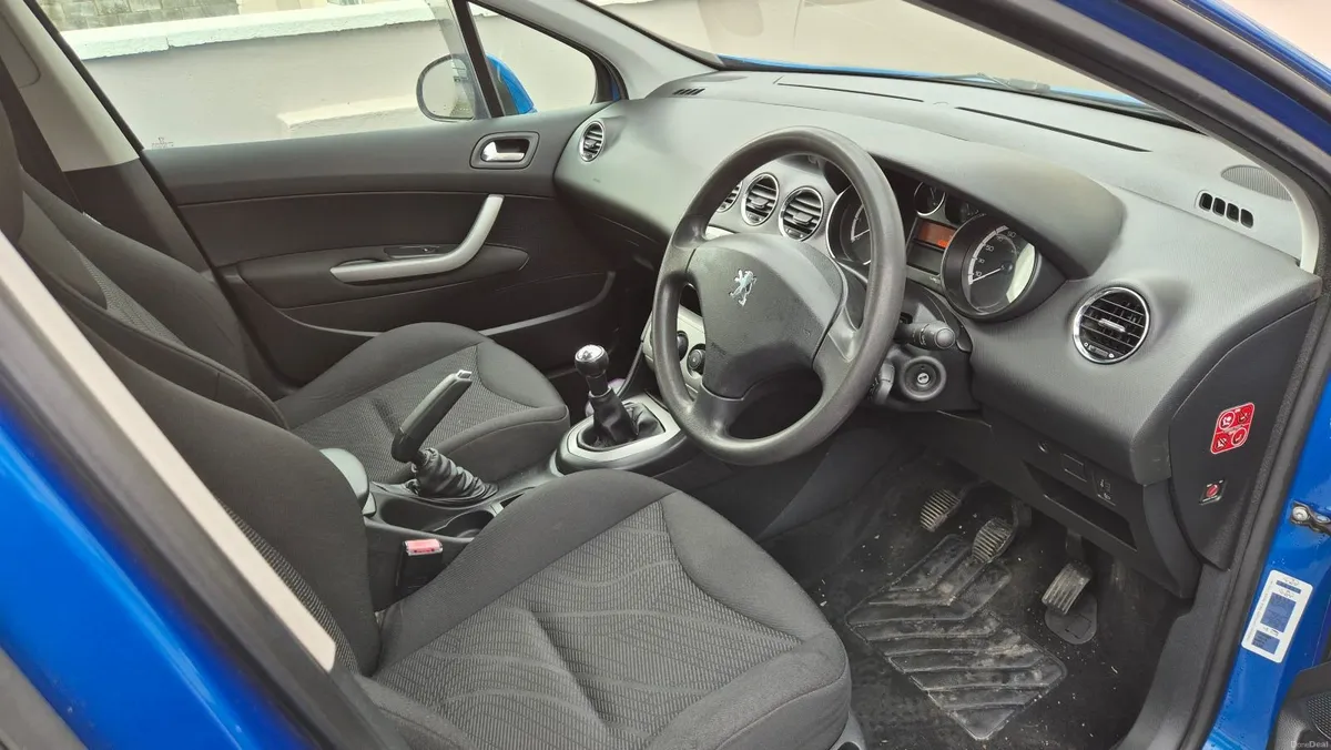 Peugeot 308 2008 - Image 3