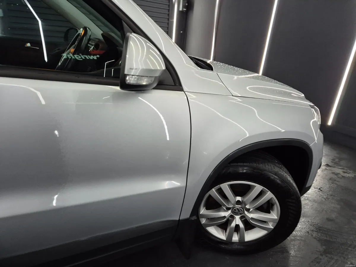 Volkswagen Tiguan 2012 - Image 4