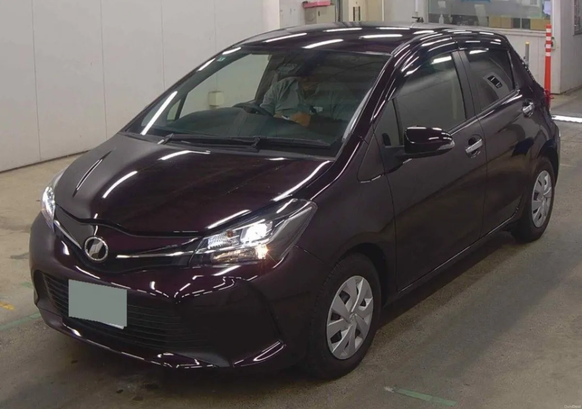 2016 Toyota Yaris Vitz - Image 2