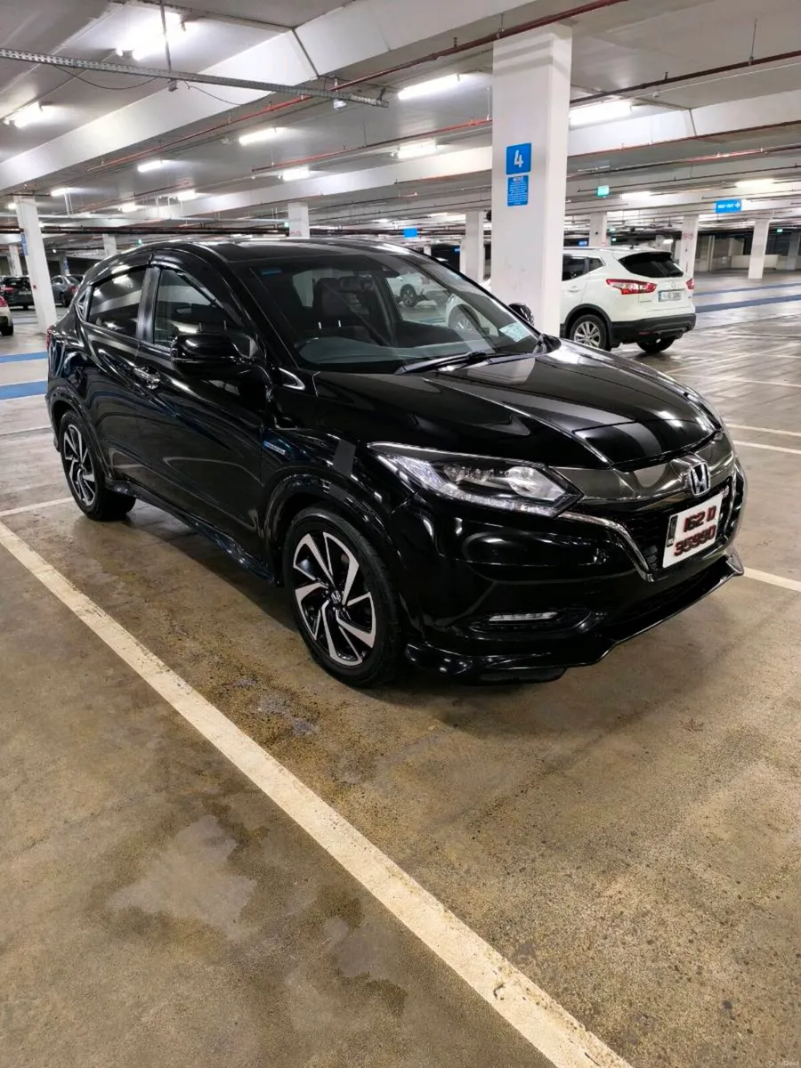 2016 Honda HR-V Vezel RS, Hybrid Automatic Spotles - Image 3