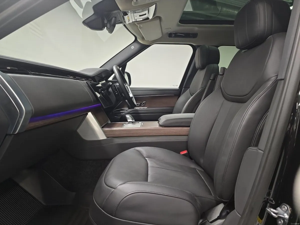 Land Rover Range Rover Diesel Estate SE - Image 3