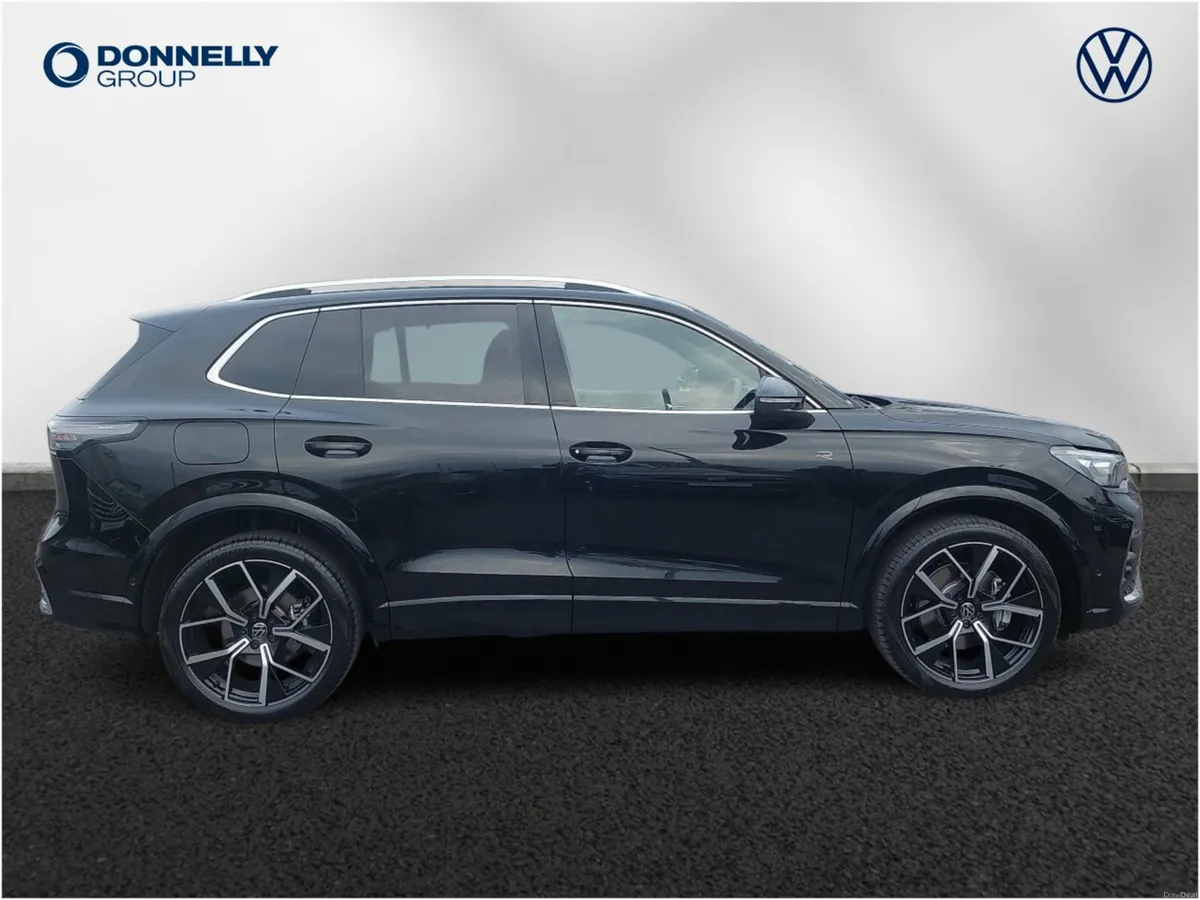 Volkswagen Tiguan Estate R-Line - Image 4