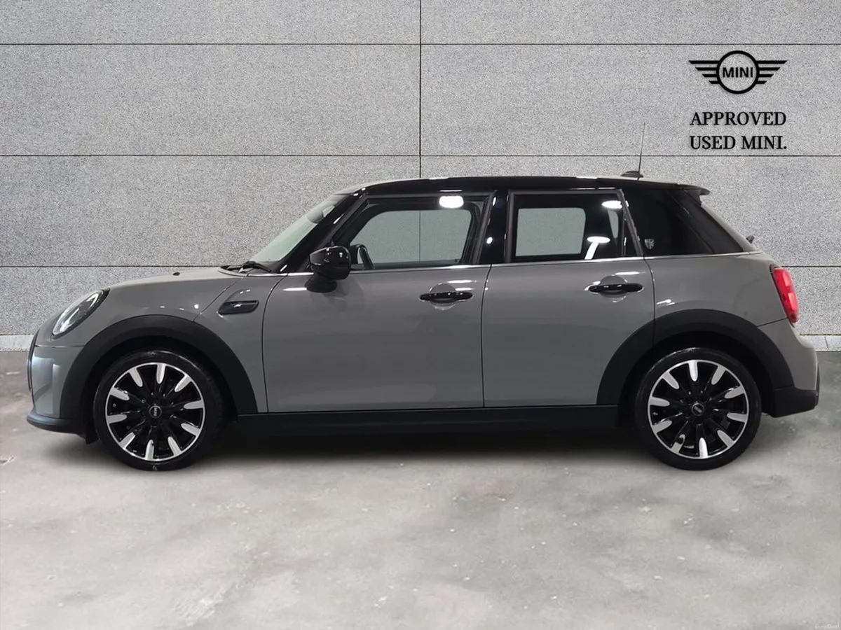 Mini Cooper 5-Door Cooper Exclusive - Image 3