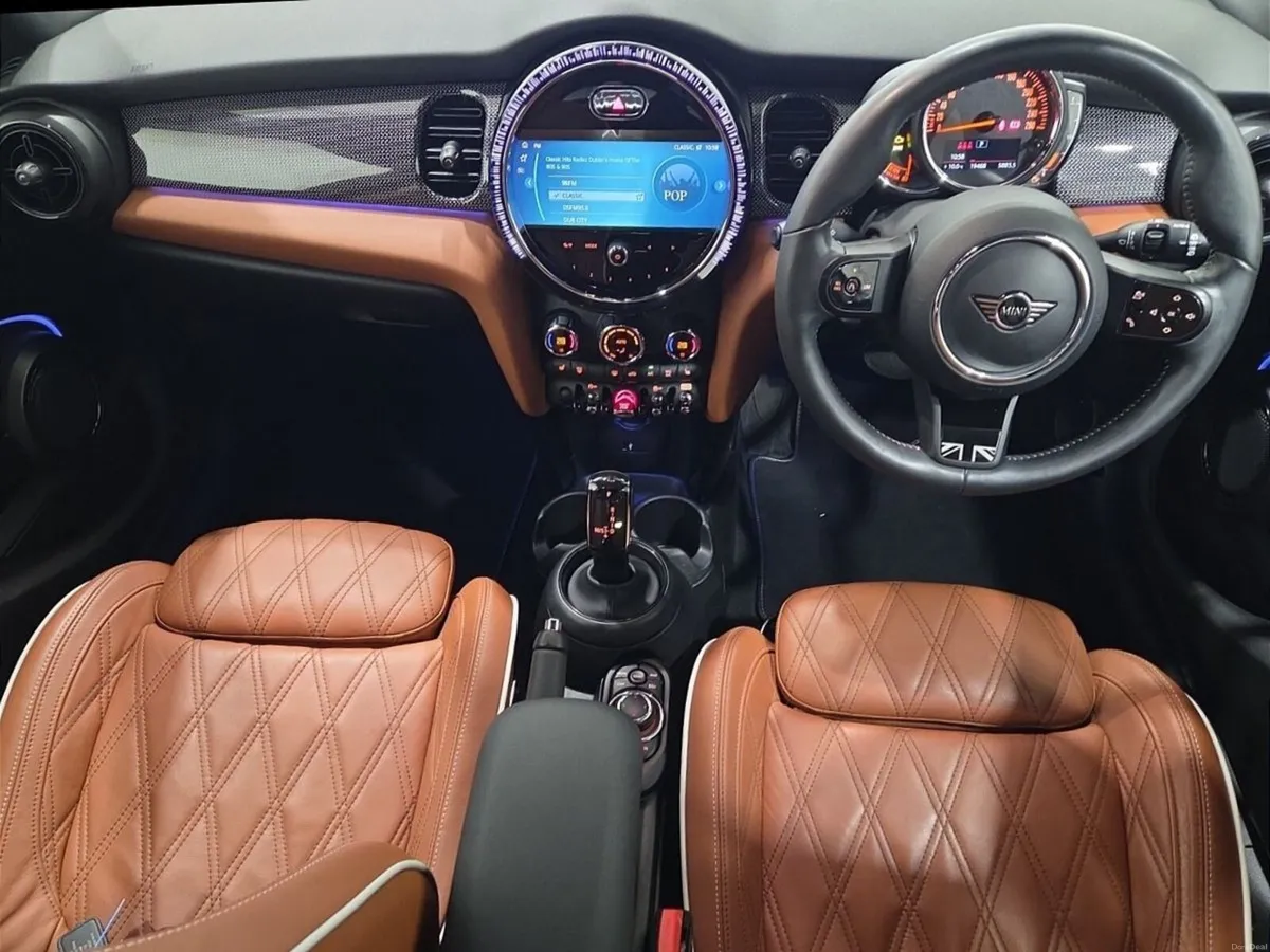 Mini Cooper 5-Door Cooper Exclusive - Image 4