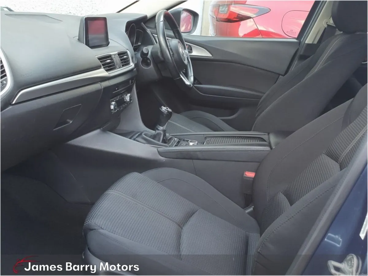 Mazda Mazda3 1.5D 4DR (105ps) EXECUTIVE SE - Image 4