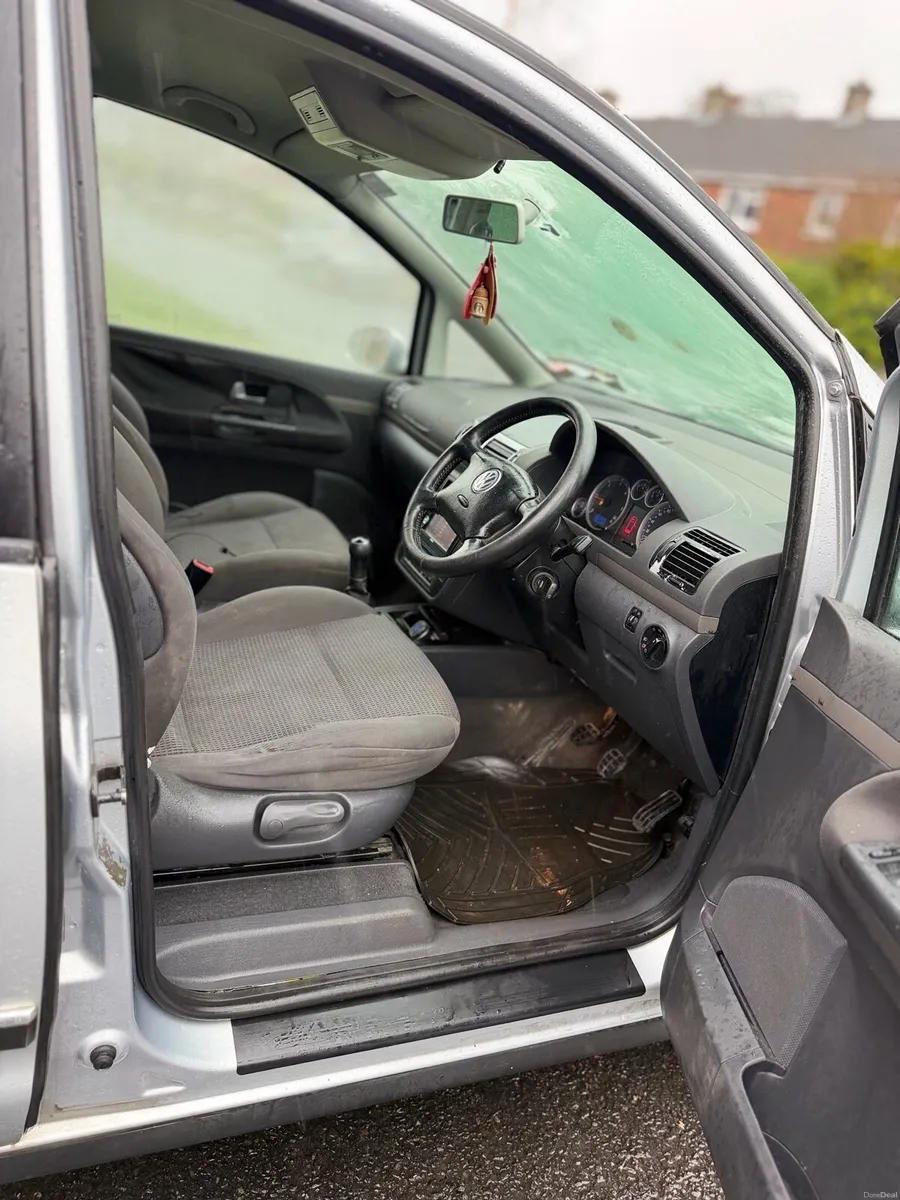 Volkswagen Sharan 2010 TDI - Image 4