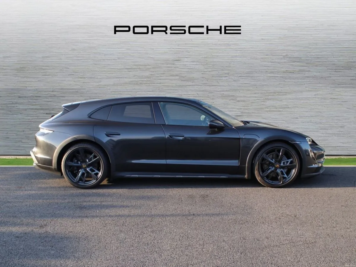 Porsche Taycan 4 Cross Turismo - Image 4