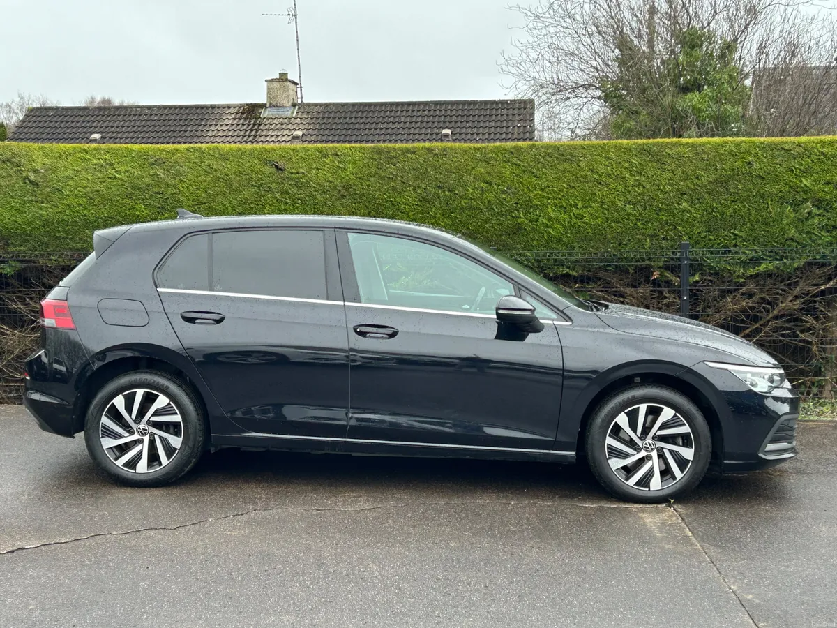 22Volkswagen Golf 1.4  Style Hybrid €20750 inc Vrt - Image 3