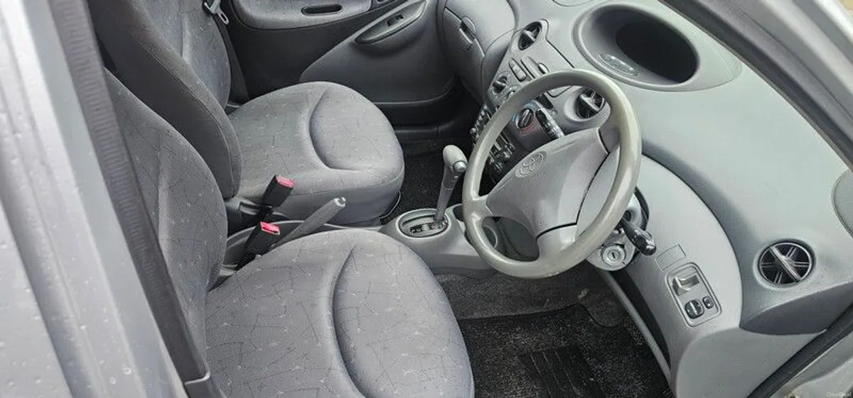 2001 Toyota yaris automatic vitz - Image 4