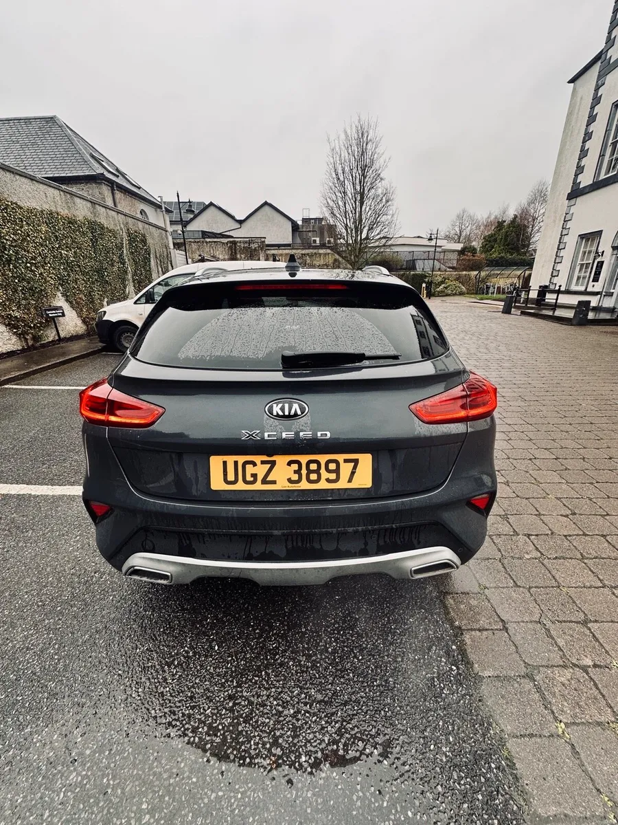 Hybrid Kia XCEED 1 owner 2021 - Image 3