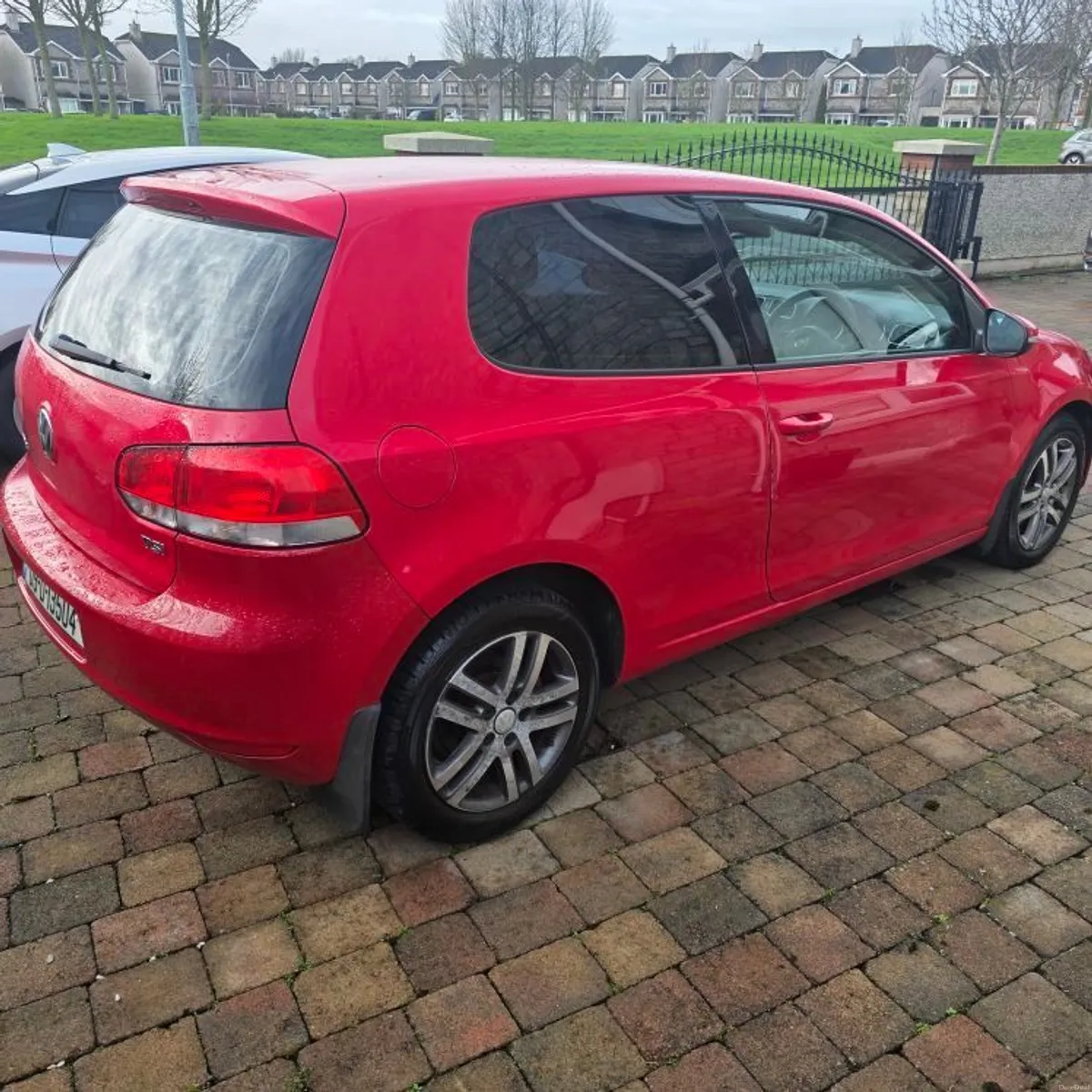 2009 Volkswagen Golf - Image 4