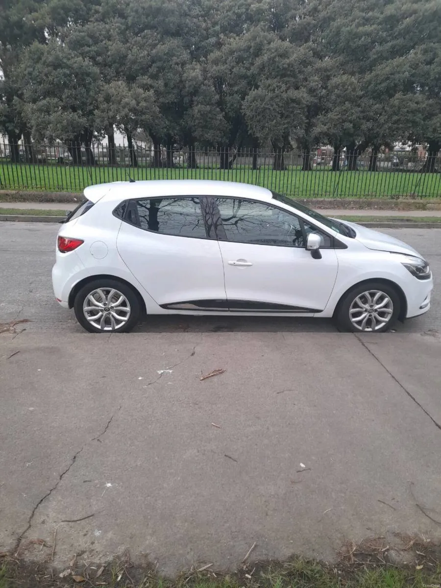 Renault Clio - Image 4
