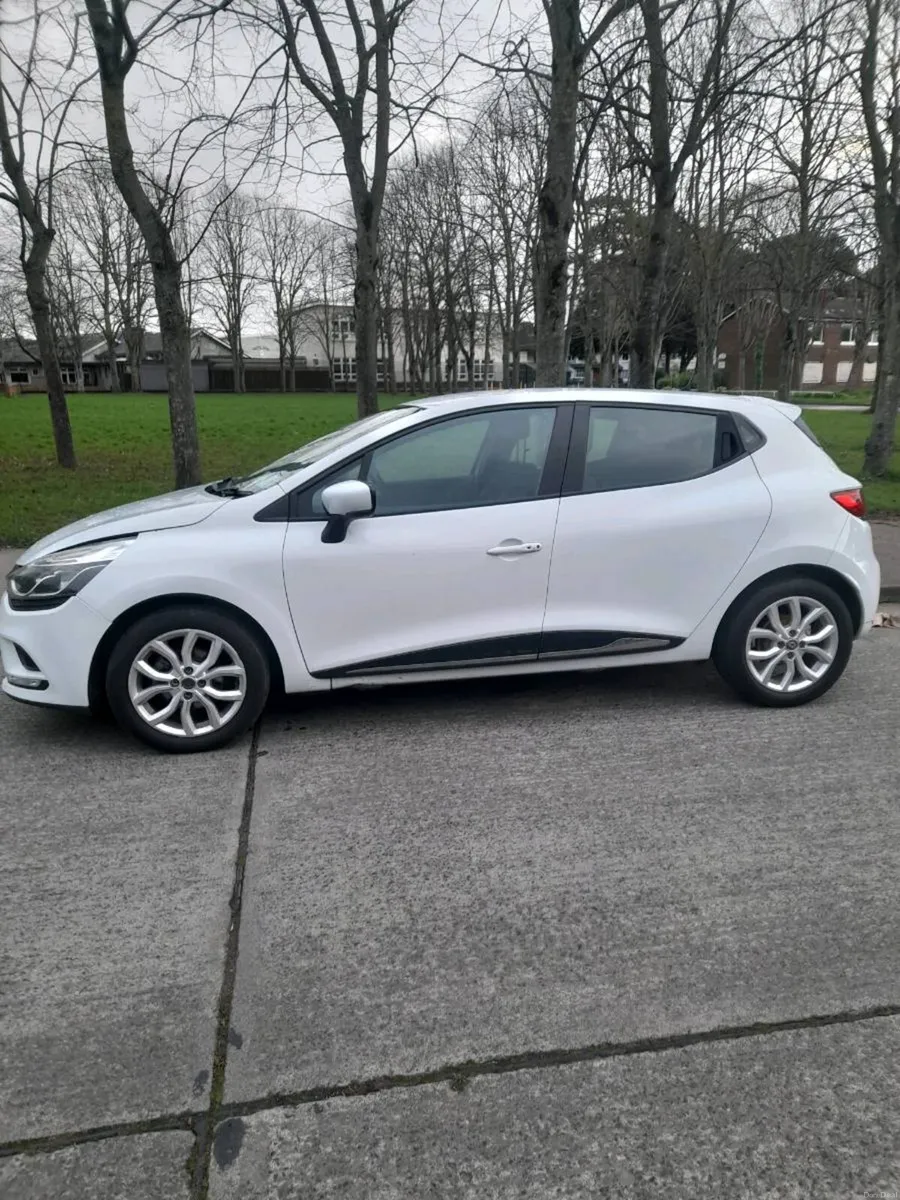 Renault Clio - Image 2
