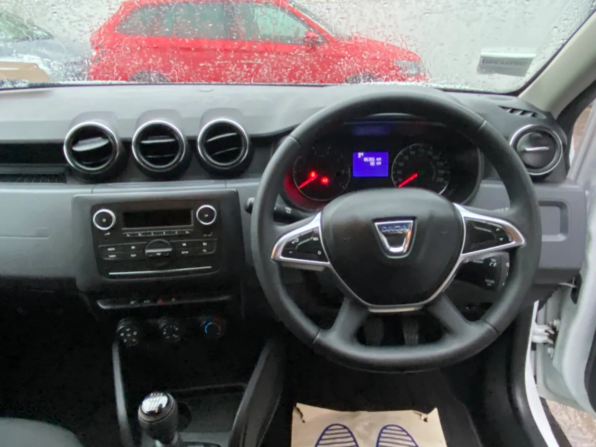 Dacia Duster 1.5 Dci Low kms 1 owner - Image 4