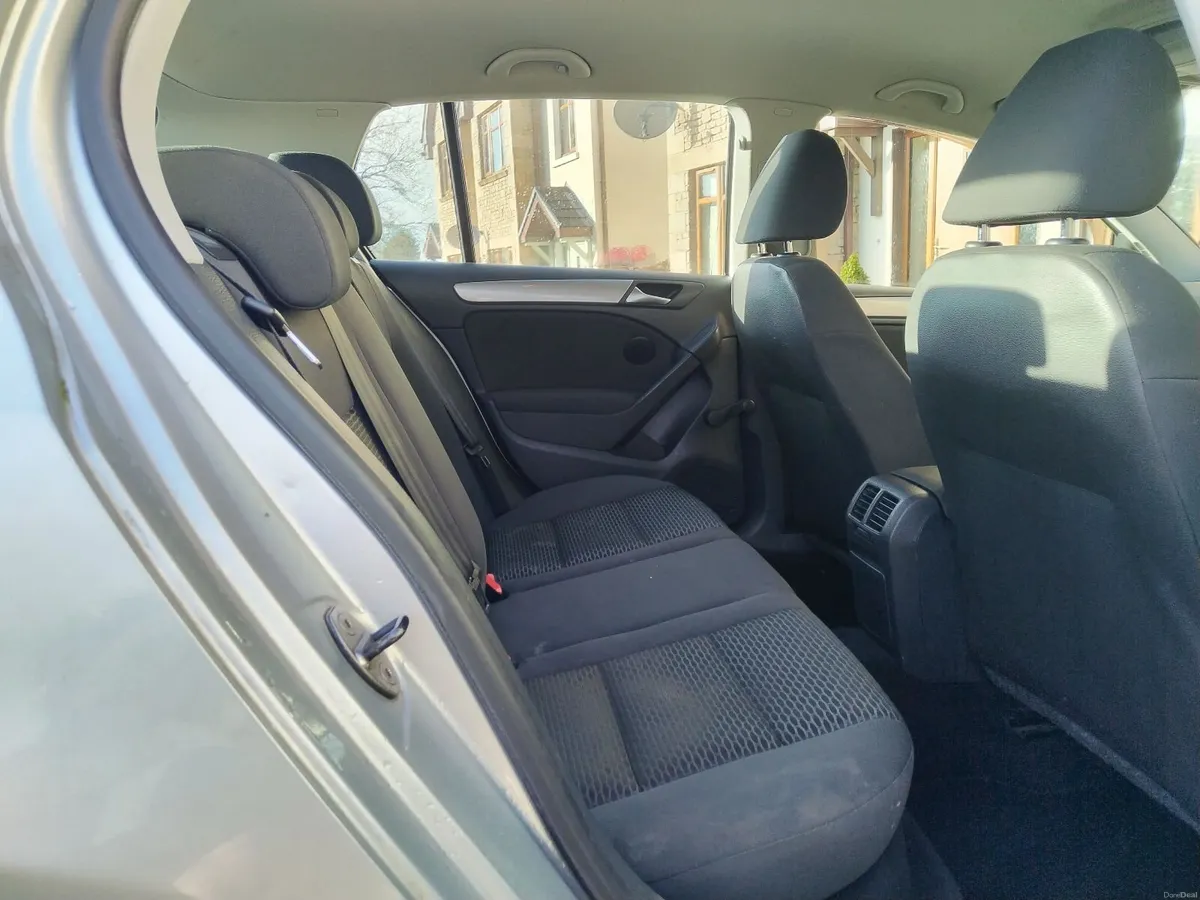 Volkswagen Golf 2011 - Image 3