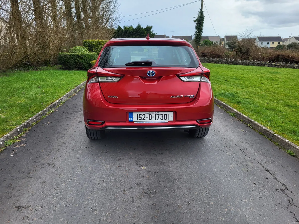 Toyota Auris  HYBRID  AUTOMATIC - Image 4