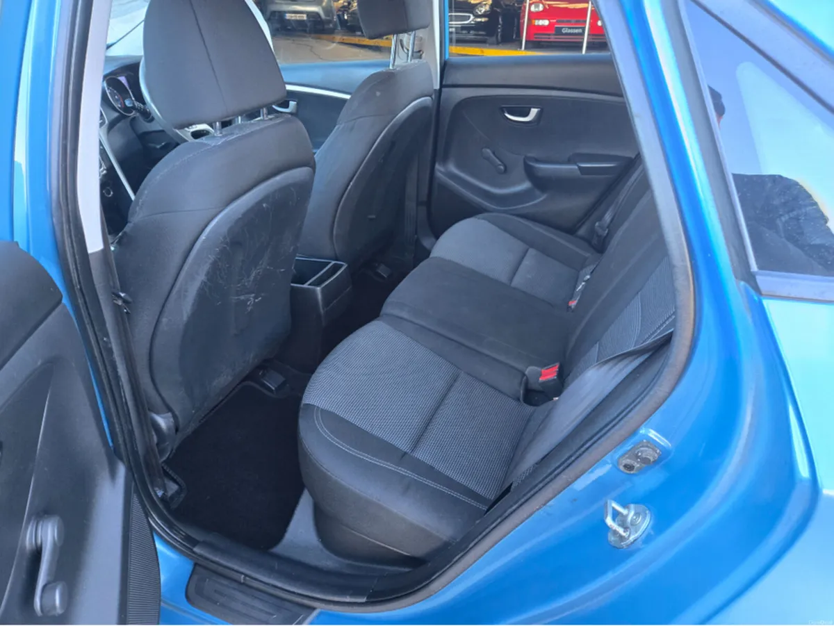 Hyundai i30 1.6 CRDI CLASSIC BL/ DRI 5DR BLUE DRIV - Image 6