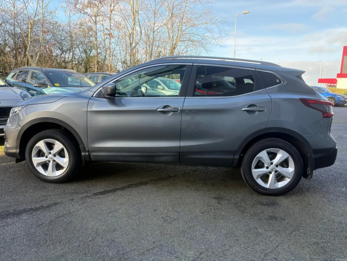 Nissan Qashqai 1.2 PETROL SV - Image 4