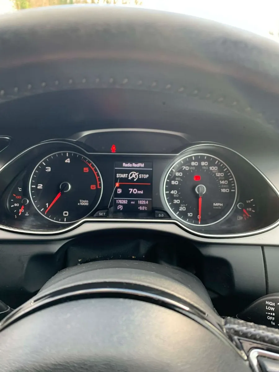 Audi A4 2012 - Image 2