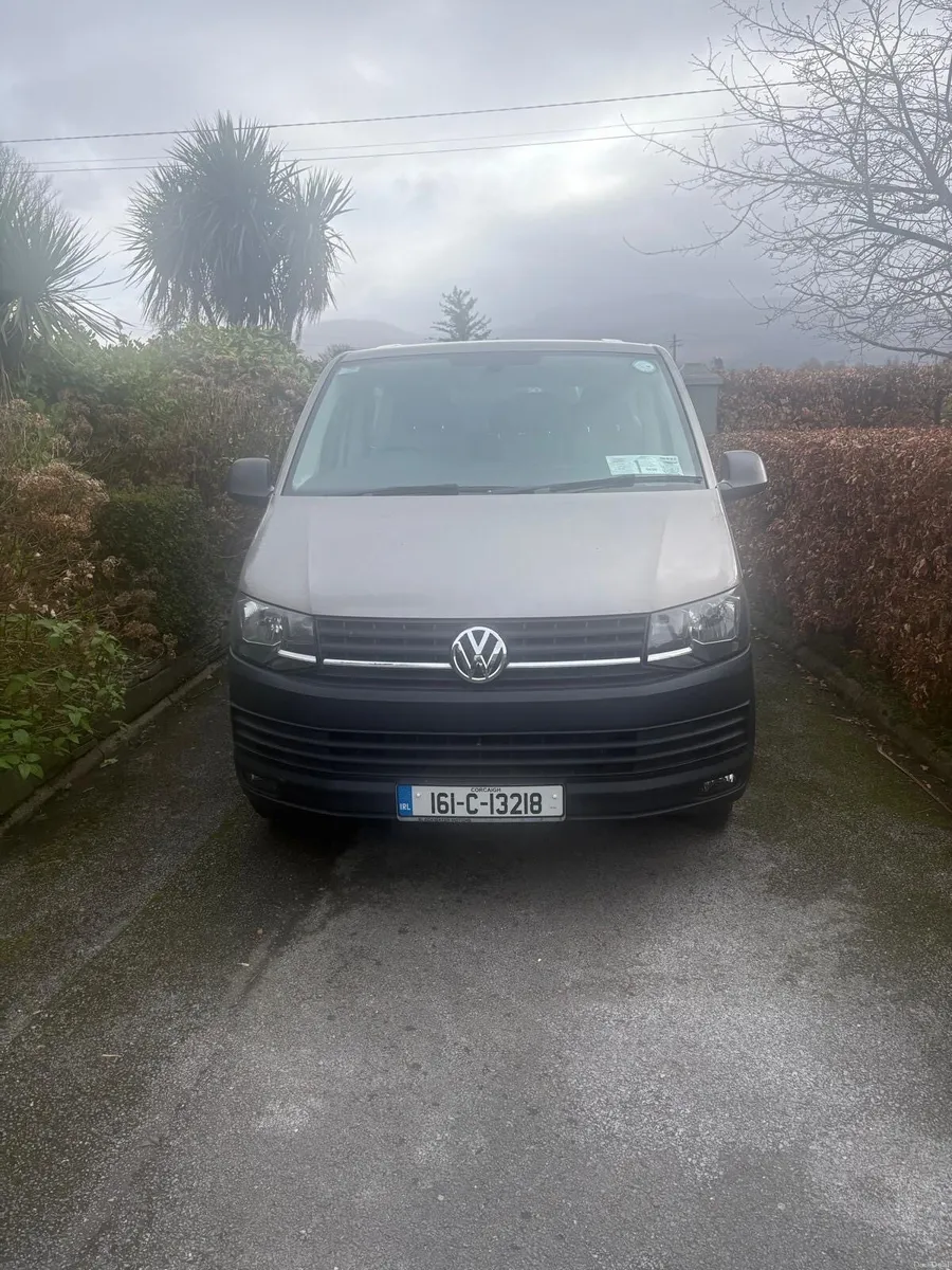 Volkswagen Caravelle 9 seater - Image 1