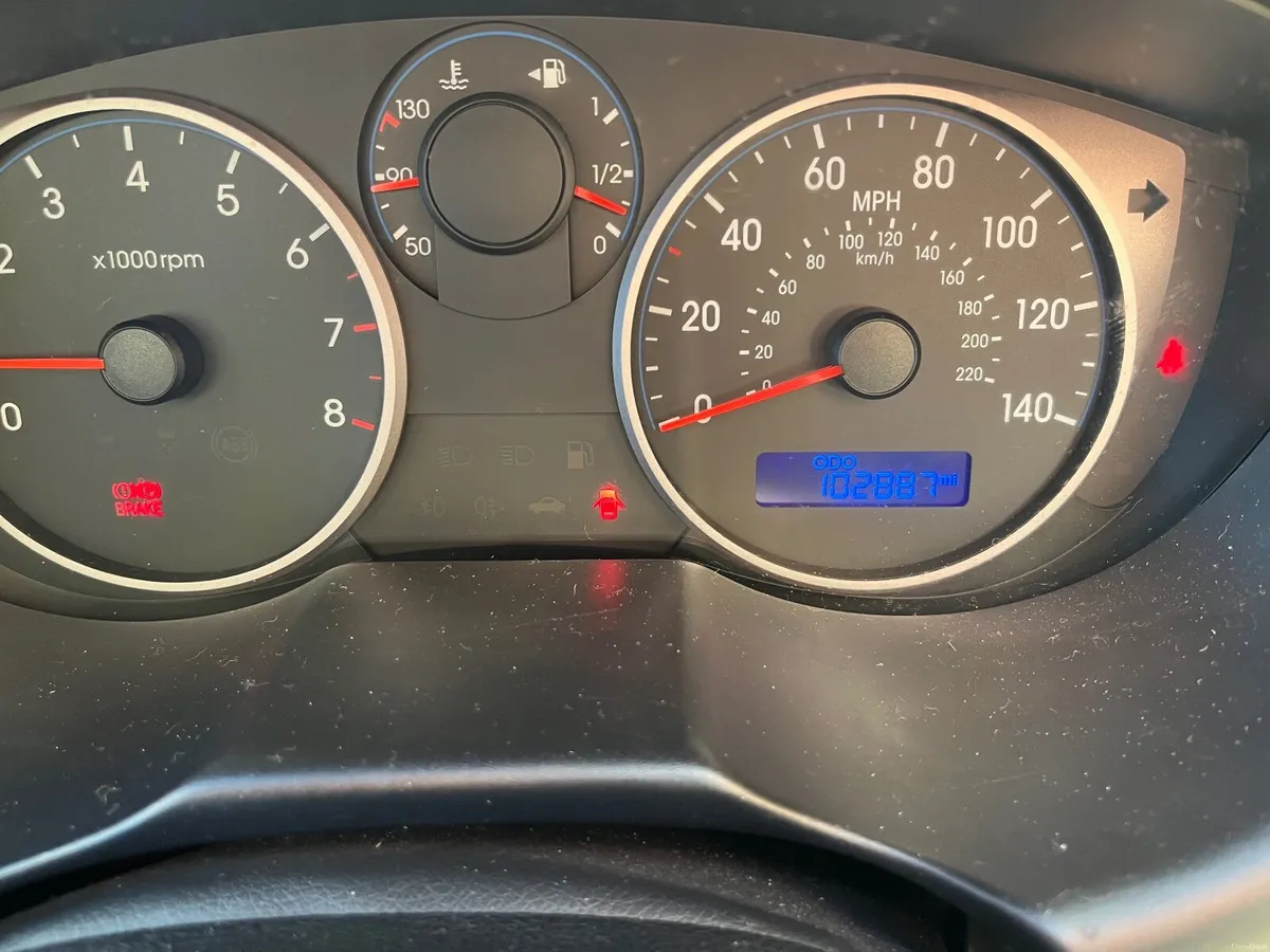 Hyundai i20 2011 - Image 2