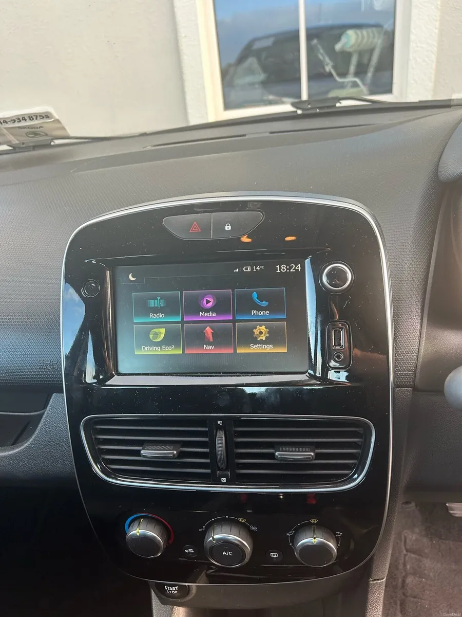 Renault Clio - Image 4