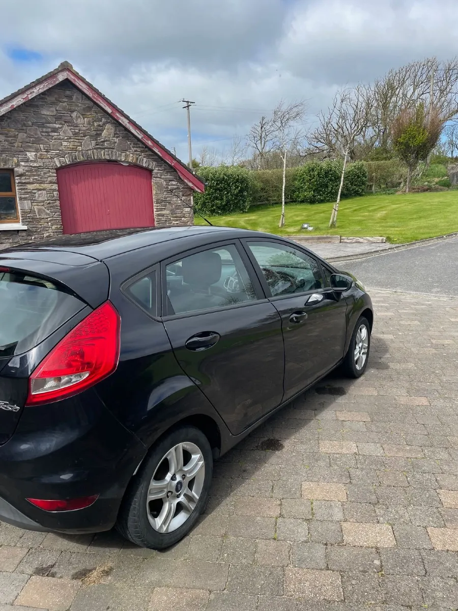 Ford Fiesta 2009 - Image 2