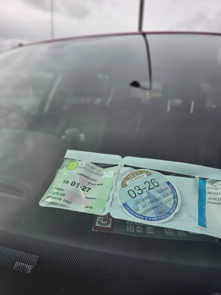 Volkswagen Golf 2010 - Image 4