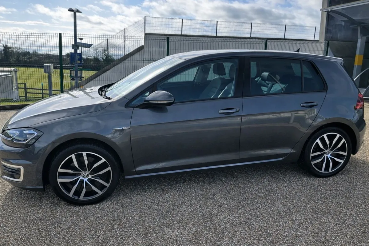 Volkswagen Golf 2019 - Image 1