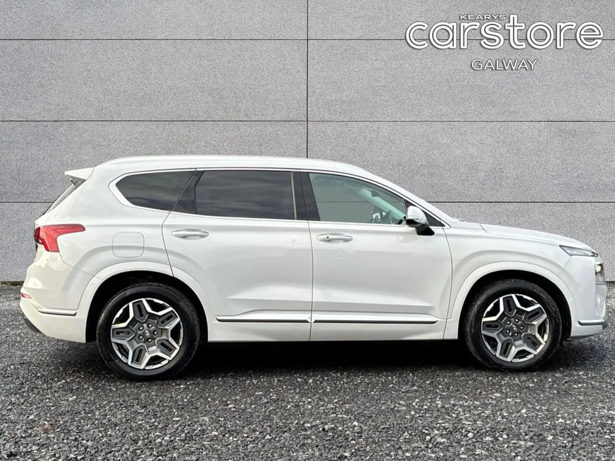Hyundai Santa Fe 1.6 PHEV 4WD Executive Plus Auto - Image 2