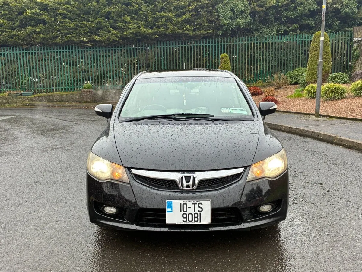 Automatic Honda Civic 1.3 Hybrid low km - Image 2