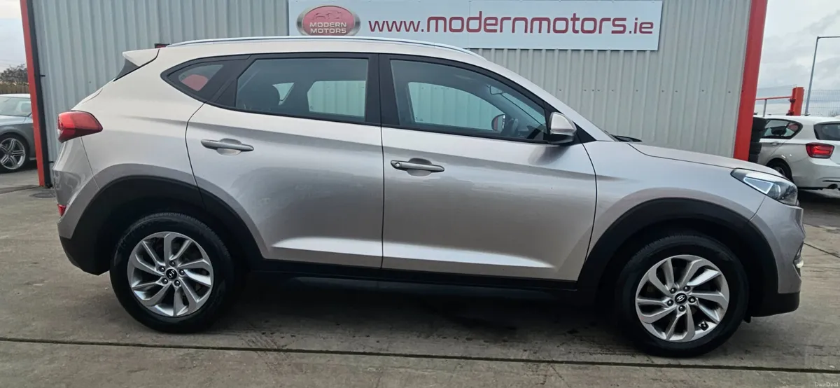 Hyundai Tucson 1.7 crdi comfort jeeep - Image 3