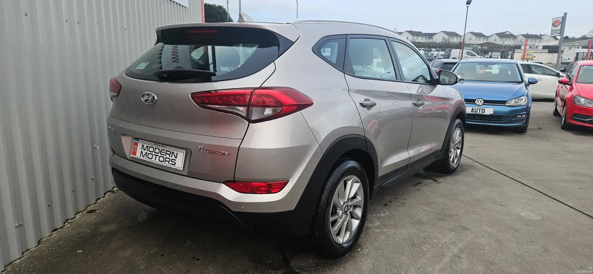 Hyundai Tucson 1.7 crdi comfort jeeep - Image 4