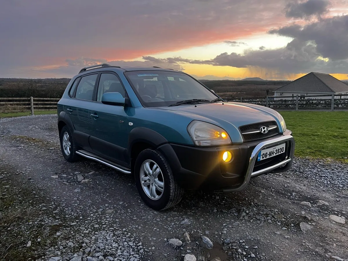 2006 Hyundai Tucson 4WD - Image 1