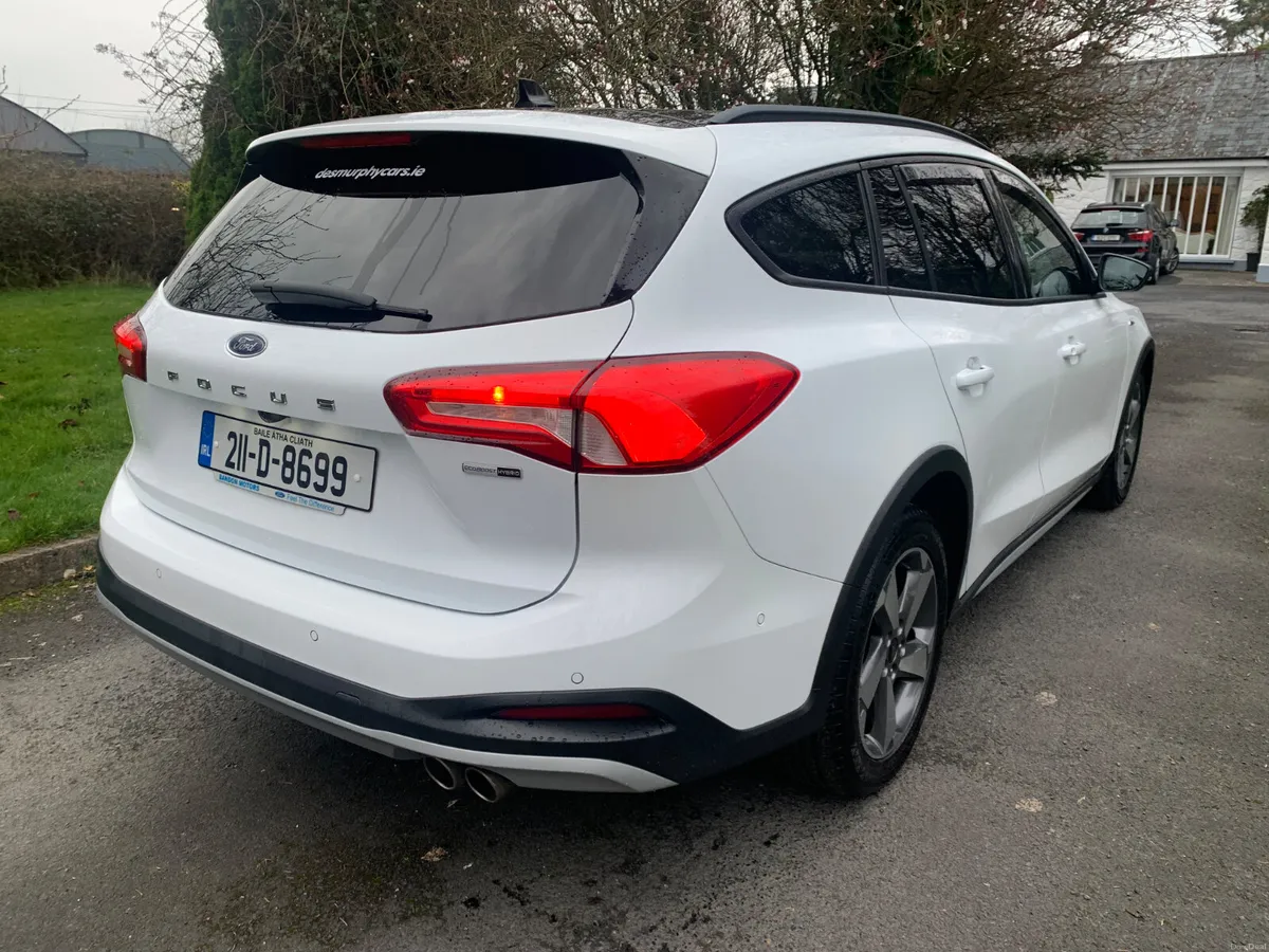 Ford Focus 2021 Hybrid Estate - Image 3