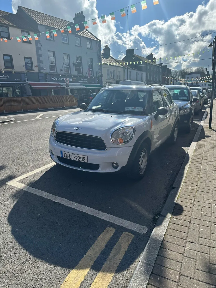 Mini Countryman - Image 1