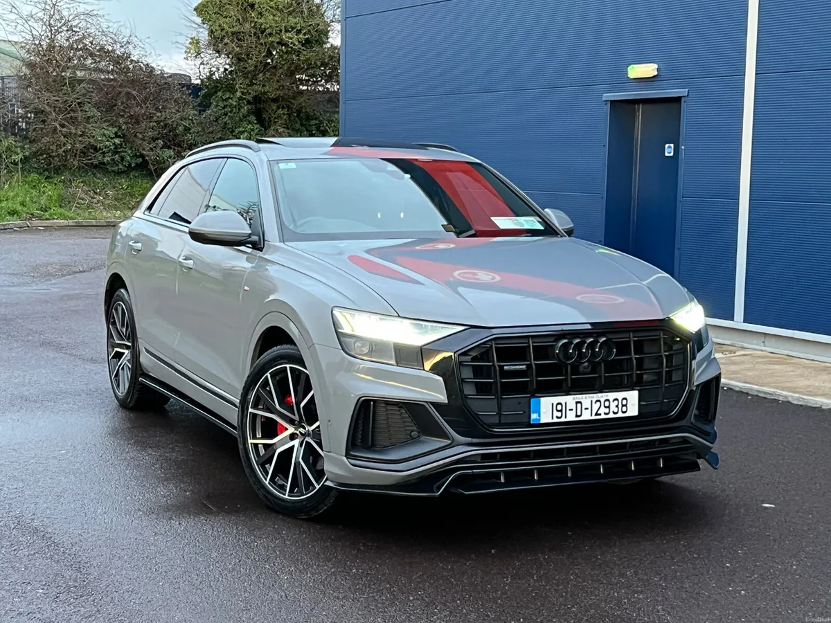 Audi Q8 2019 S line HUGE SPEC Pan roof 22“ wheels - Image 1