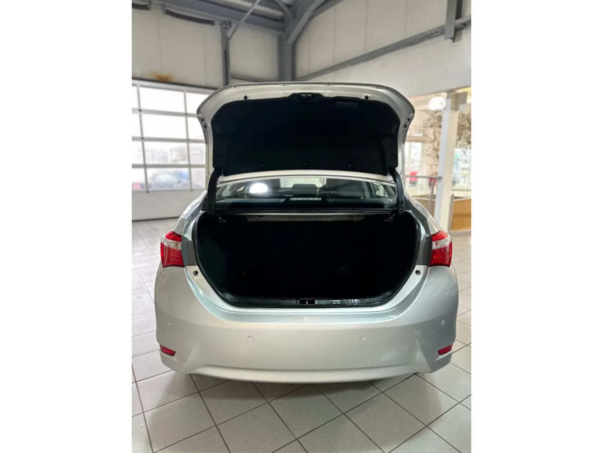 Toyota Corolla 1.4 D-4D TERRA 4DR - Image 4