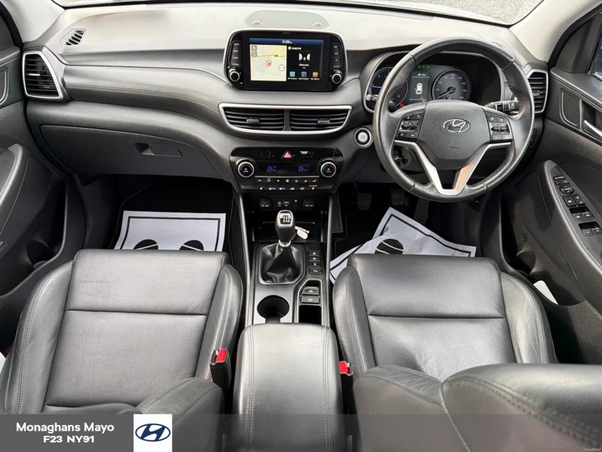 Hyundai Tucson PREMIUM 1.6 DIESEL 5DR 'HIGH SPEC' - Image 2