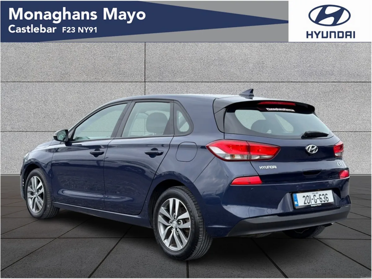 Hyundai i30 DELUXE 1.6 DIESEL 5DR - Image 3