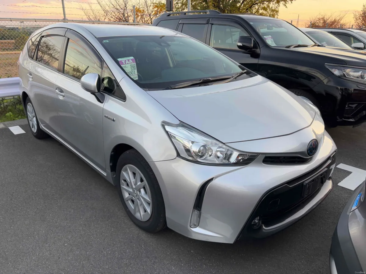 Toyota Prius 7 SEATER AUTOMATIC HYBRID 1.8 PETROL