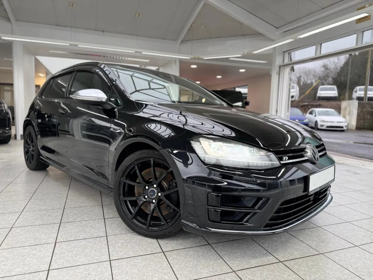 Volkswagen Golf R 2.0 TSI - Image 1