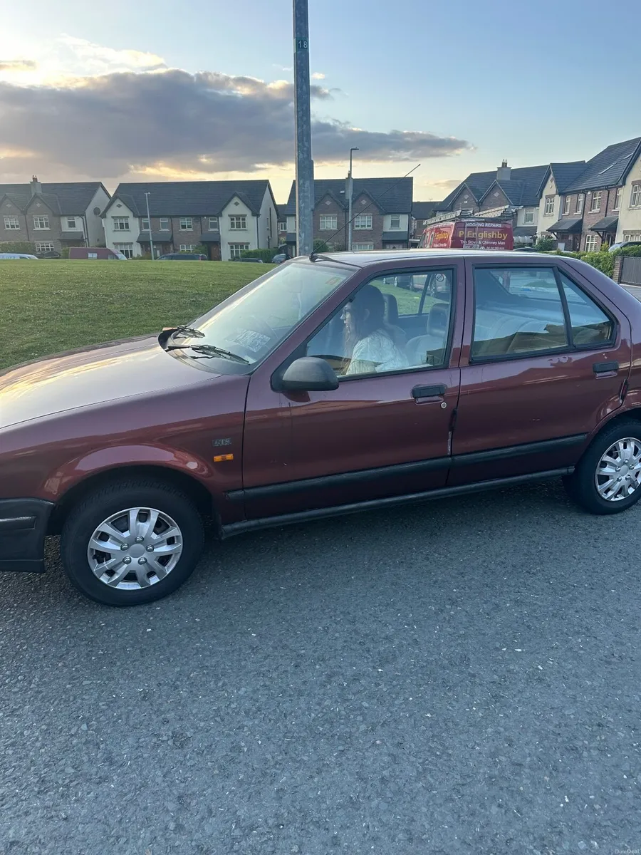 Renault 19 1990 - Image 1