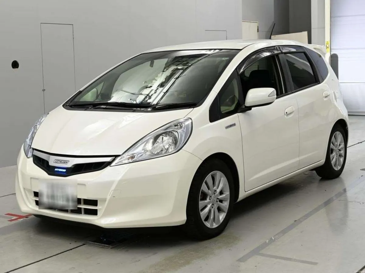 2013 Honda Fit 1.3 Hybrid Automatic - Image 1