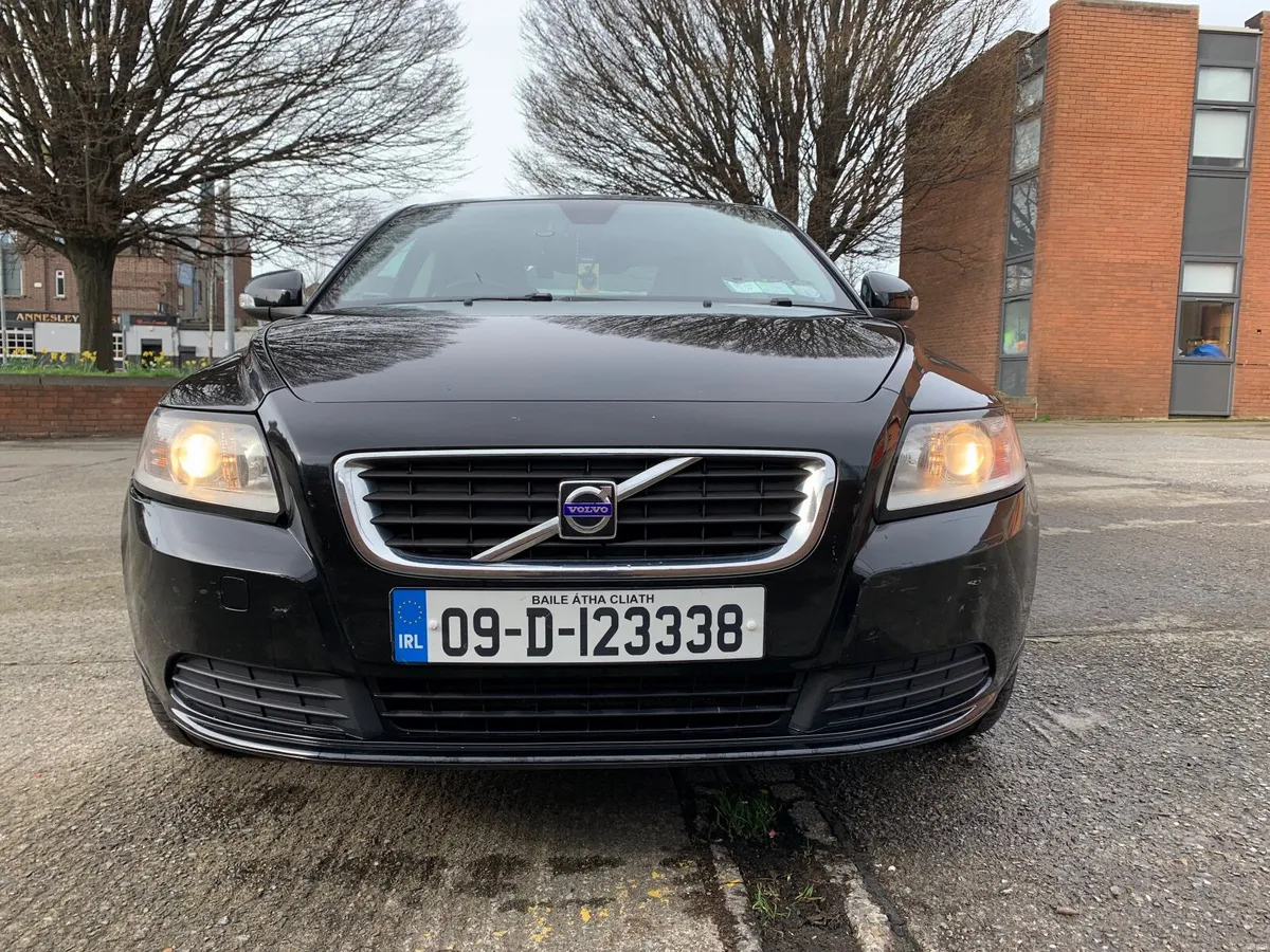 Volvo S40 1.6 Diesel 2009 - Image 1